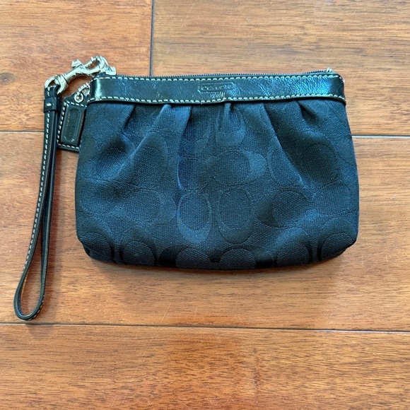 Coach Handbags - Coach Black Signature Jaquard & Patent Leather Trim Wristlet